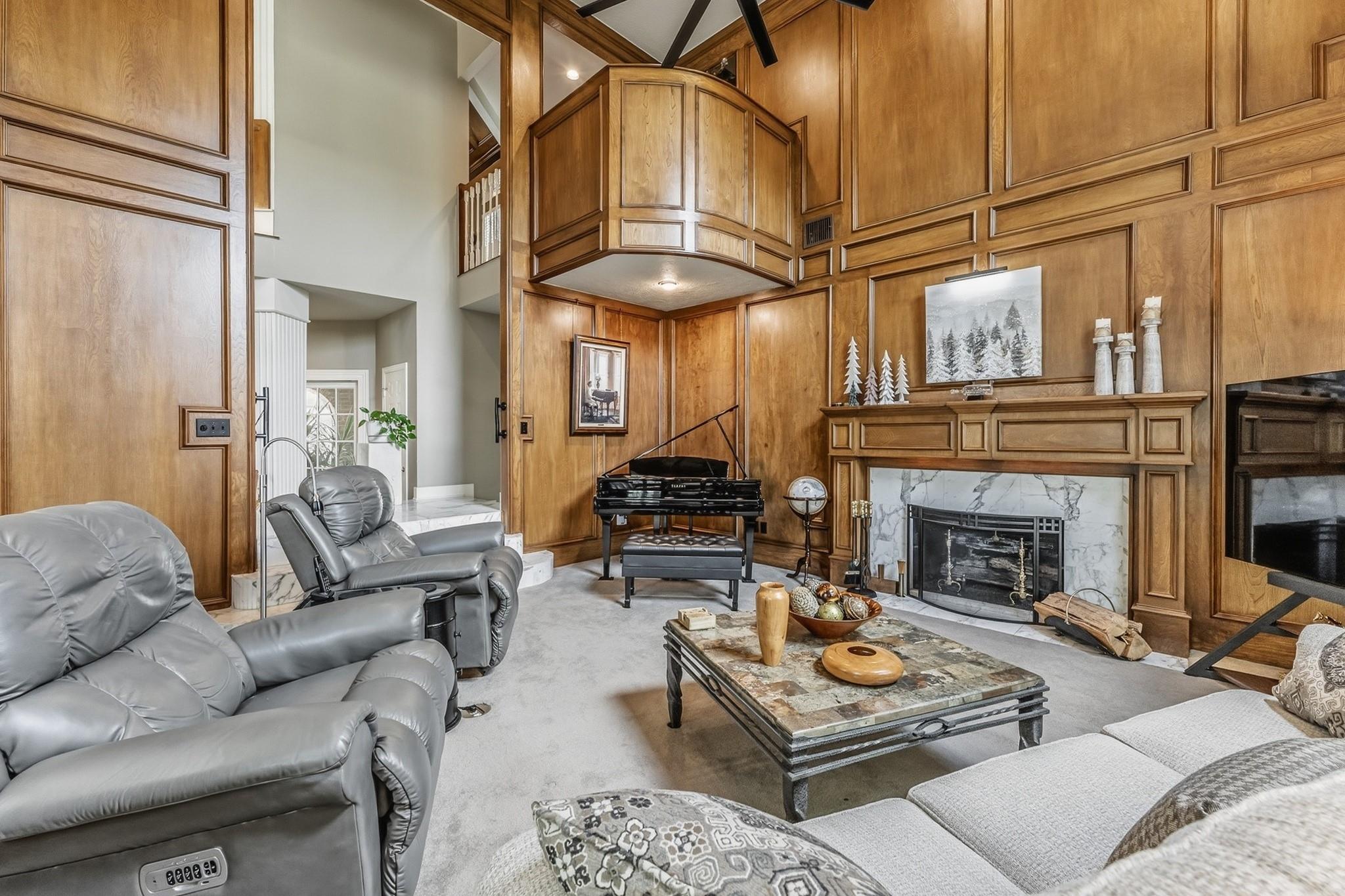 6047 Spring Creek Lane