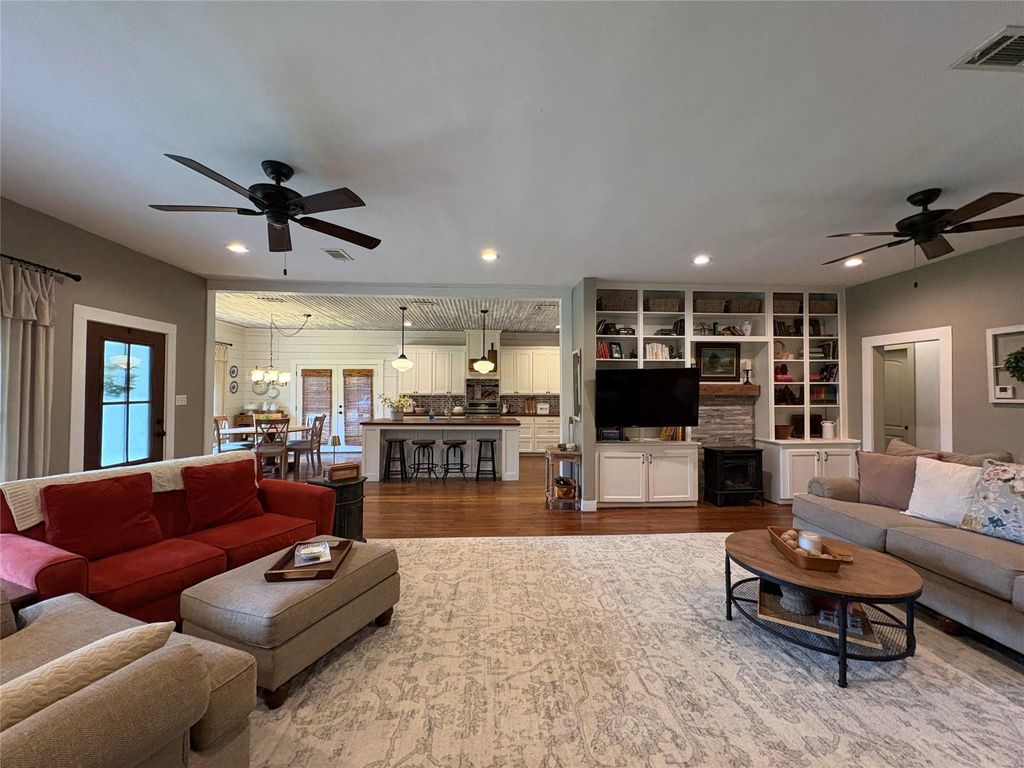 Photo of 1699 Old Woodville Road, Livingston, TX 77351 (MLS # 77973494)