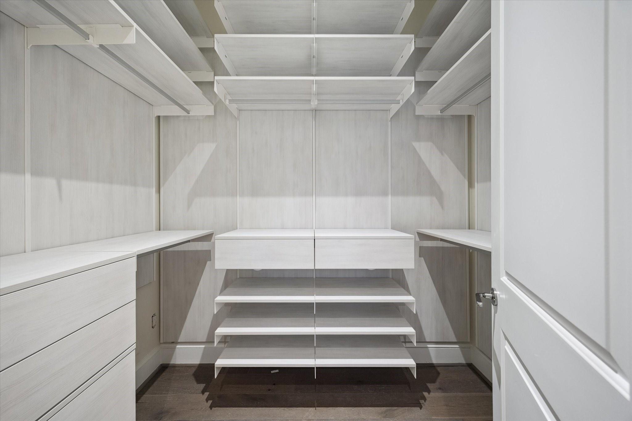 Houston, Texas 77056, United States, 3 Bedrooms Bedrooms, ,4 BathroomsBathrooms,Residential,Active,210179