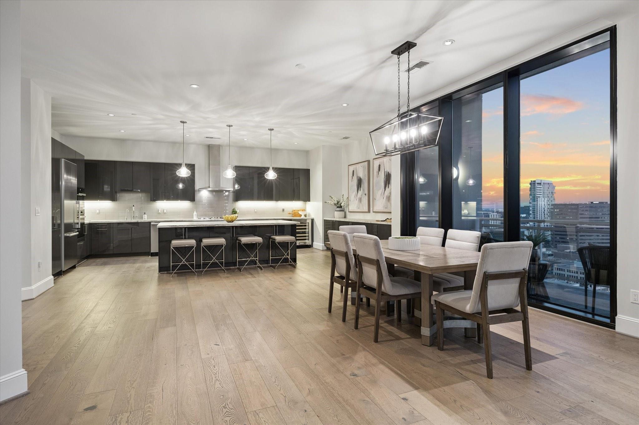 Houston, Texas 77056, United States, 3 Bedrooms Bedrooms, ,4 BathroomsBathrooms,Residential,Active,210179