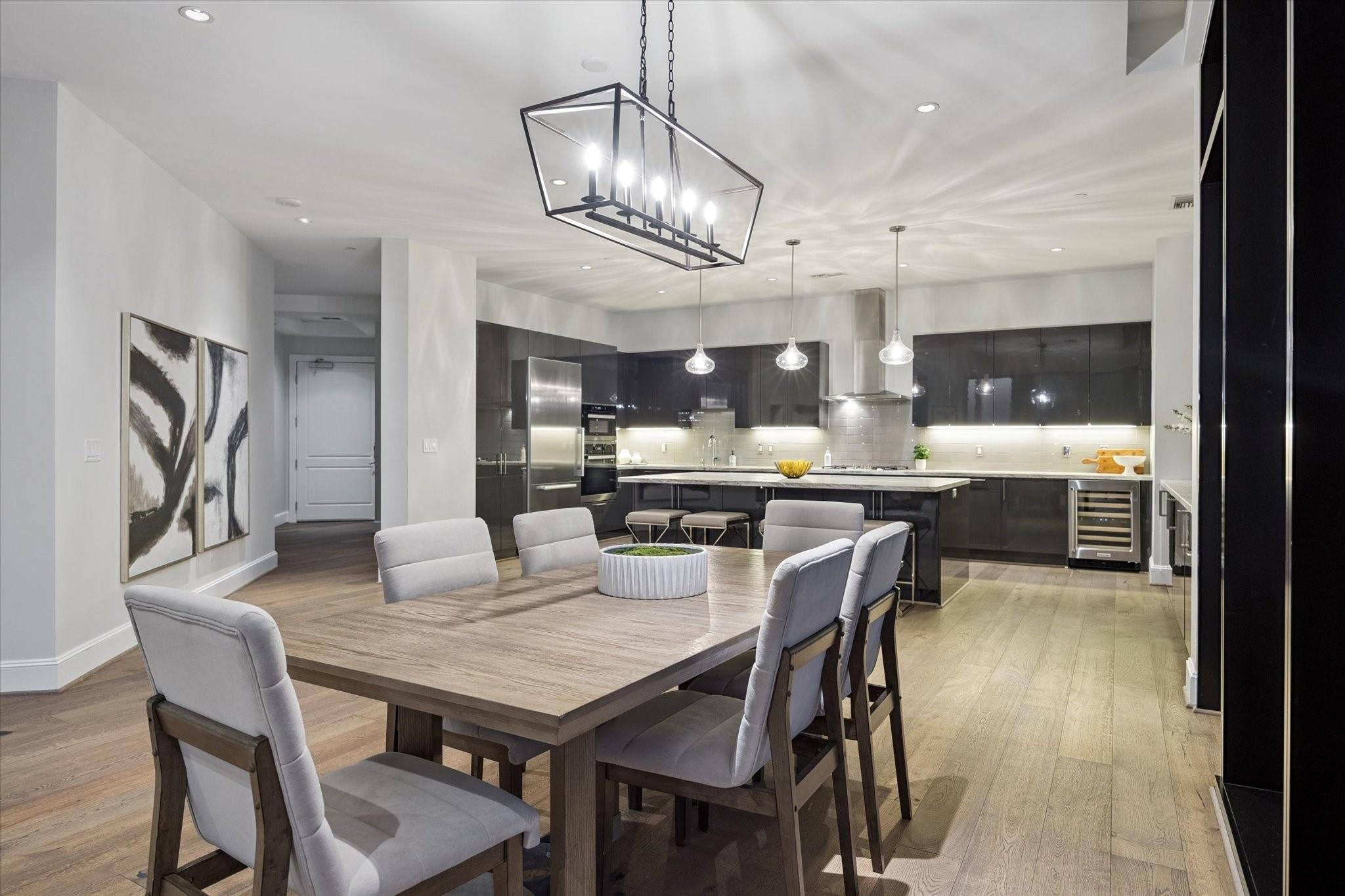 Houston, Texas 77056, United States, 3 Bedrooms Bedrooms, ,4 BathroomsBathrooms,Residential,Active,210179