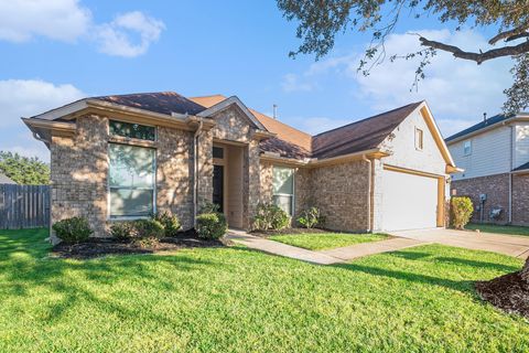 Photo of 903 Cove Crest Trail, Fresno, TX 77545 (MLS # 36980804)
