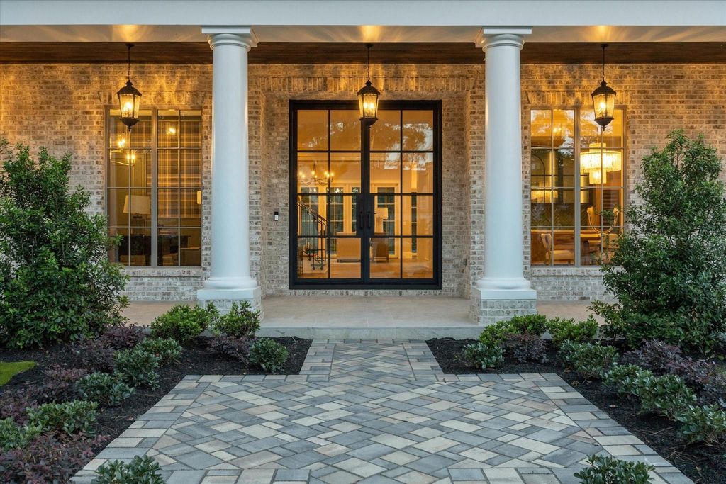 Photo of 9 Valley Forge Drive, Bunker Hill Village, TX 77024 (MLS # 65855564)