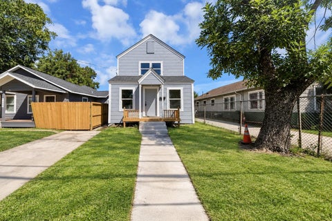 Photo of 7025 Canal Street, Houston, TX 77011 (MLS # 49011301)