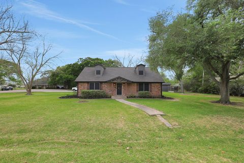 Photo of 5133 Riverview Drive, Alvin, TX 77511 (MLS # 50189123)