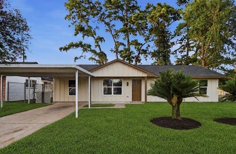 Photo of 7447 Langley Road, Houston, TX 77016 (MLS # 20198116)