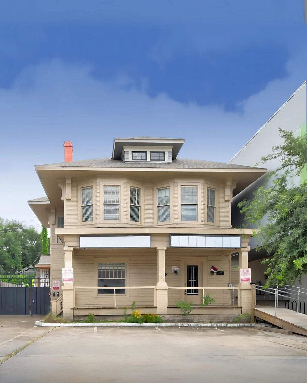 Photo of 239 Westheimer Road, Houston, TX 77006 (MLS # 95900765)