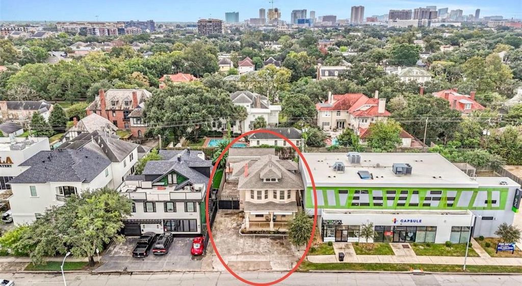 Photo of 239 Westheimer Road, Houston, TX 77006 (MLS # 95900765)