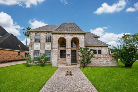 Photo of 206 E Sutton Square, Stafford, TX 77477 (MLS # 15366158)