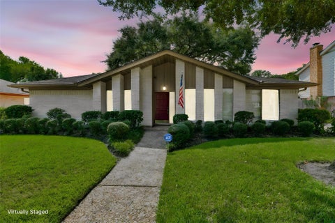 Photo of 16422 Glenshannon Drive, Houston, TX 77059 (MLS # 50020463)