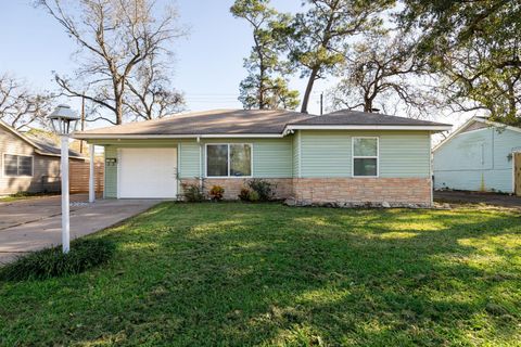 Photo of 10128 Homestead Road, Houston, TX 77016 (MLS # 13007266)