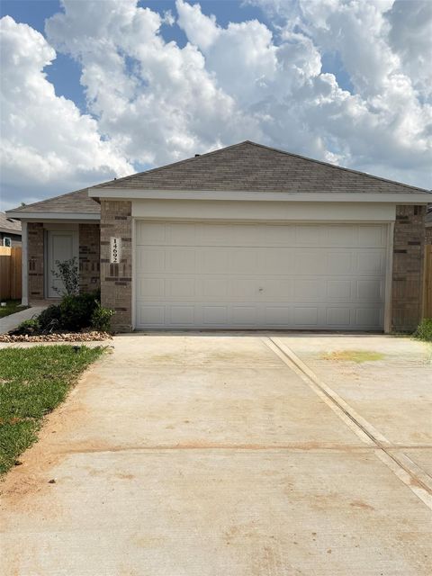 Photo of 14692 South Ascot Bend Circle, Conroe, TX 77306 (MLS # 31878607)