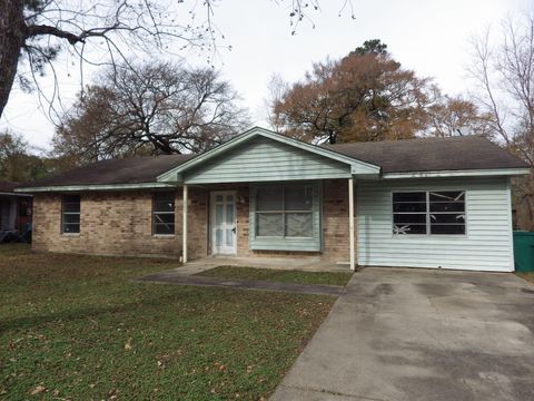Photo of 203 N Forest Drive, Willis, TX 77378 (MLS # 73119299)