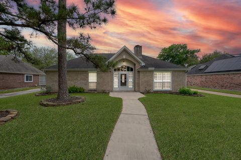 Photo of 16135 Ridge Park Drive, Houston, TX 77095 (MLS # 90708389)