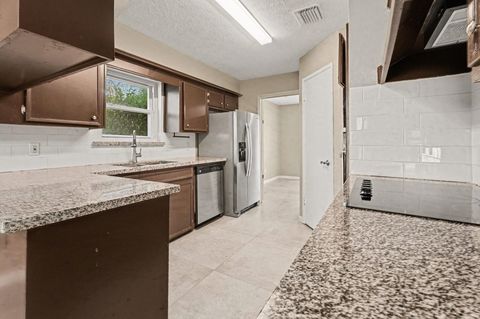 Tiny photo for 2115 Poplar Park Drive, Houston, TX 77339 (MLS # 91927350)