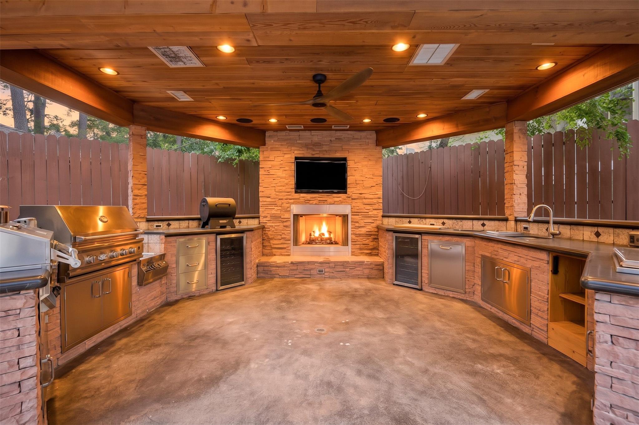 8106 Twining Oaks Lane