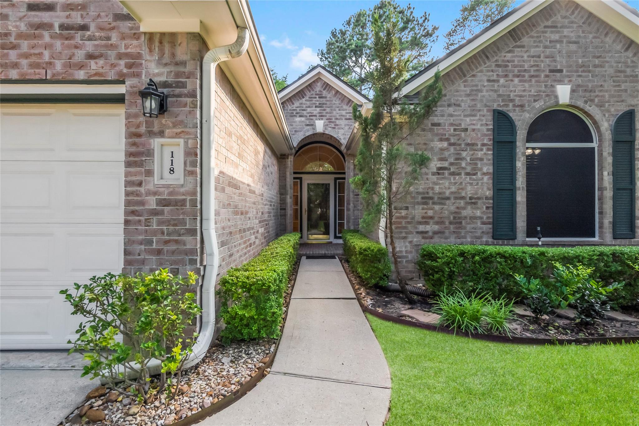 118 W Russet Grove Circle