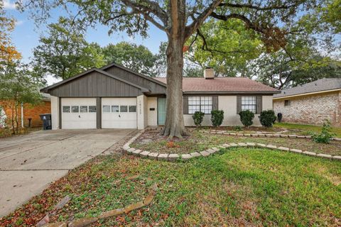 Photo of 16122 Rill Lane, Houston, TX 77062 (MLS # 38724002)