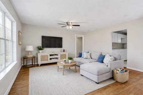 Photo of 4821 Brinkley Street, Houston, TX 77033 (MLS # 42429866)