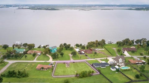 Vacant Land For Sale - 523 S Burnett Drive<br/> Baytown, TX 77520