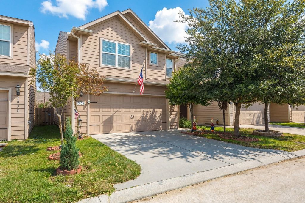 Photo of 2054 Sweet Lilac Dr Dr, Houston, TX 77090 (MLS # 48259368)