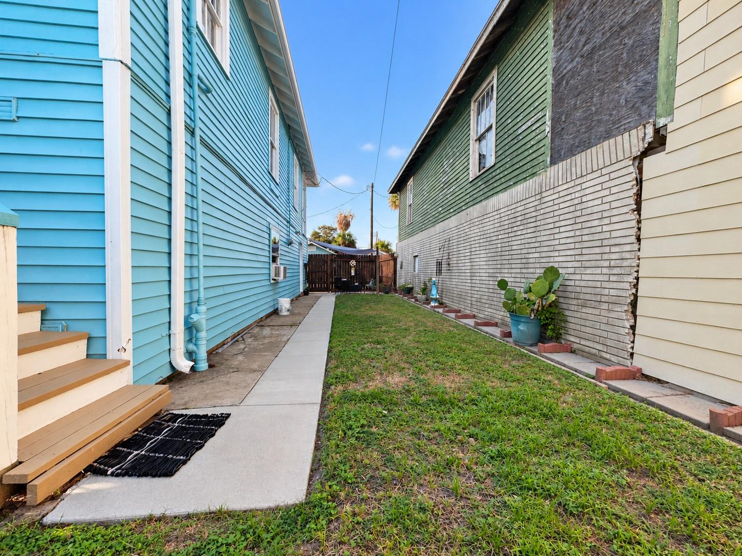 4417 Avenue O 1/2