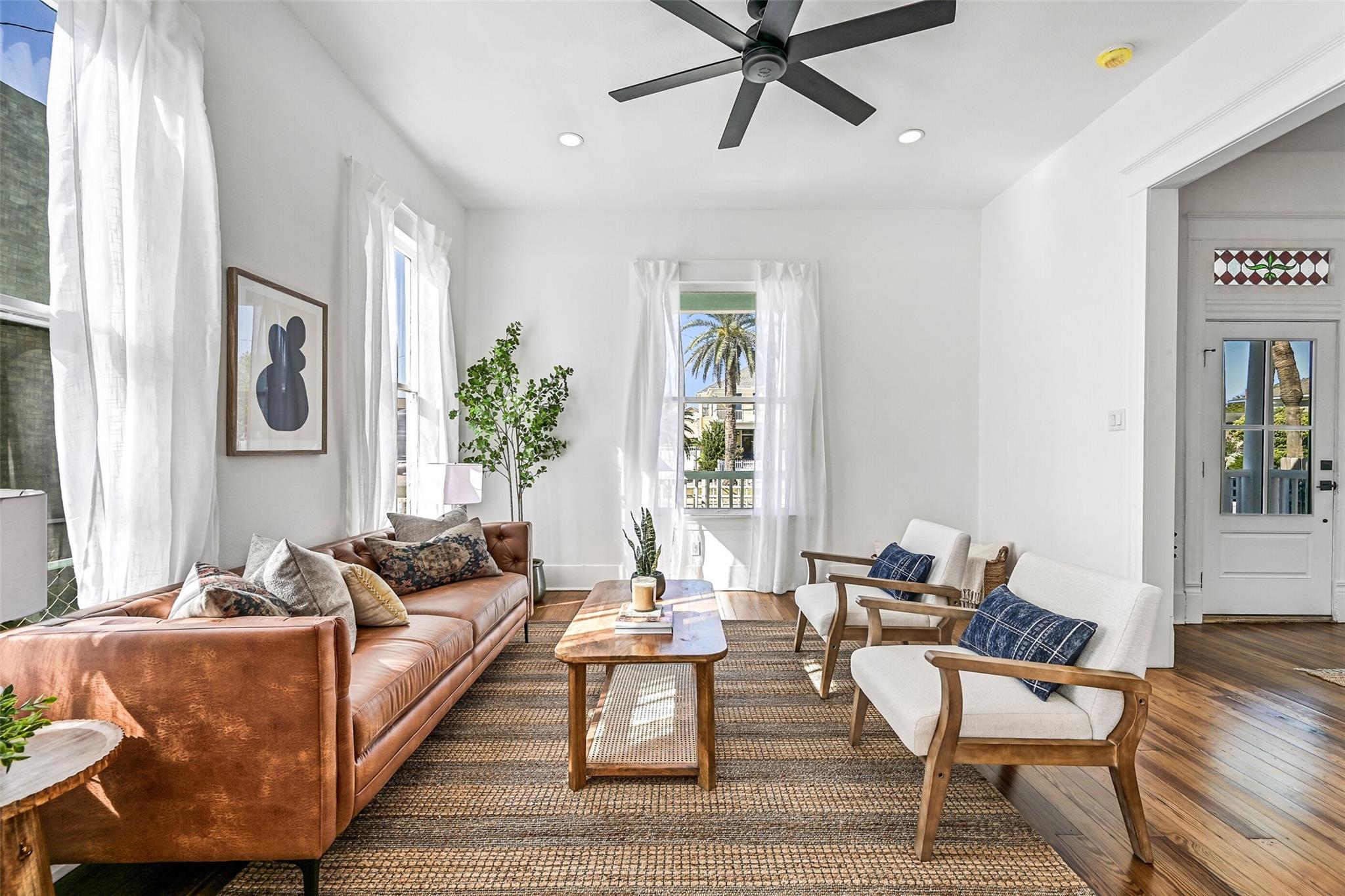 2010 Rosenberg Street