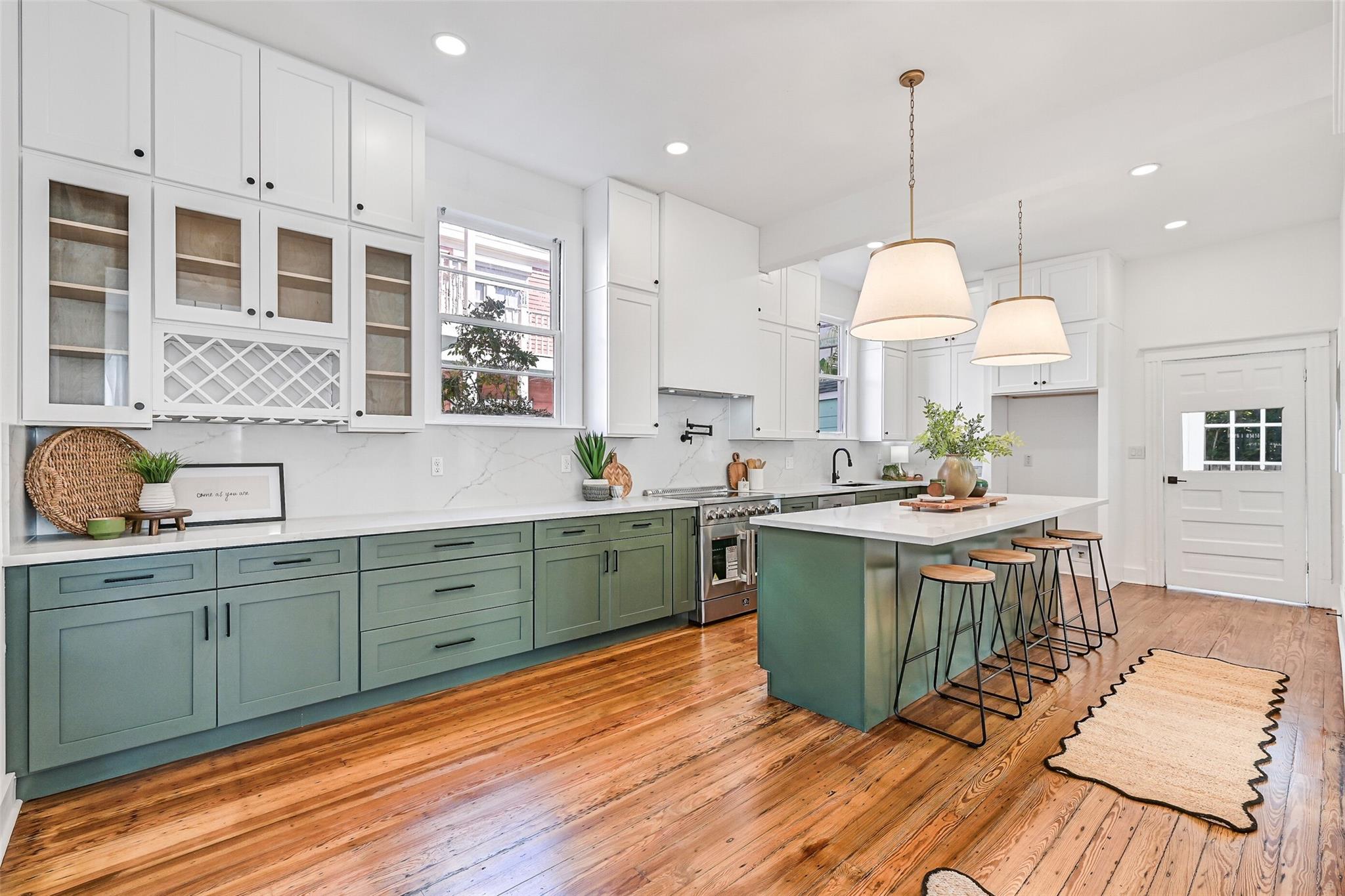 2010 Rosenberg Street