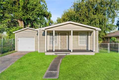 Photo of 2308 Lucas Street, Houston, TX 77026 (MLS # 16889739)