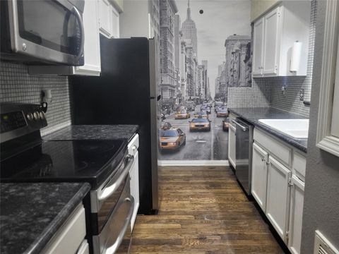 Photo of 17583 Red Oak Drive #7583, Houston, TX 77090 (MLS # 66131449)