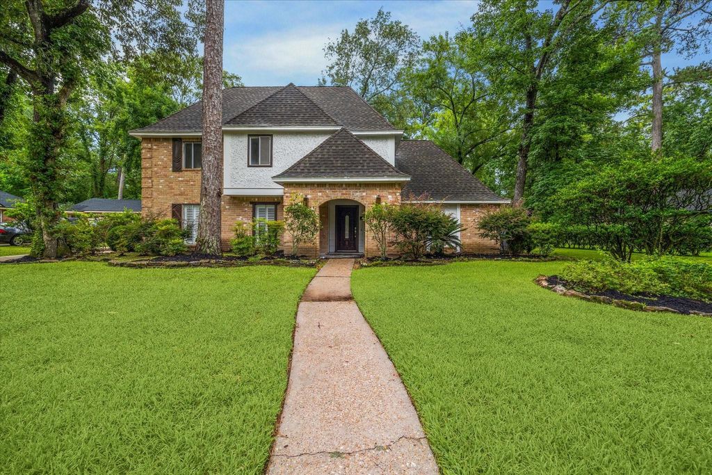 Photo of 2502 Riverlawn Drive, Houston, TX 77339 (MLS # 24483038)