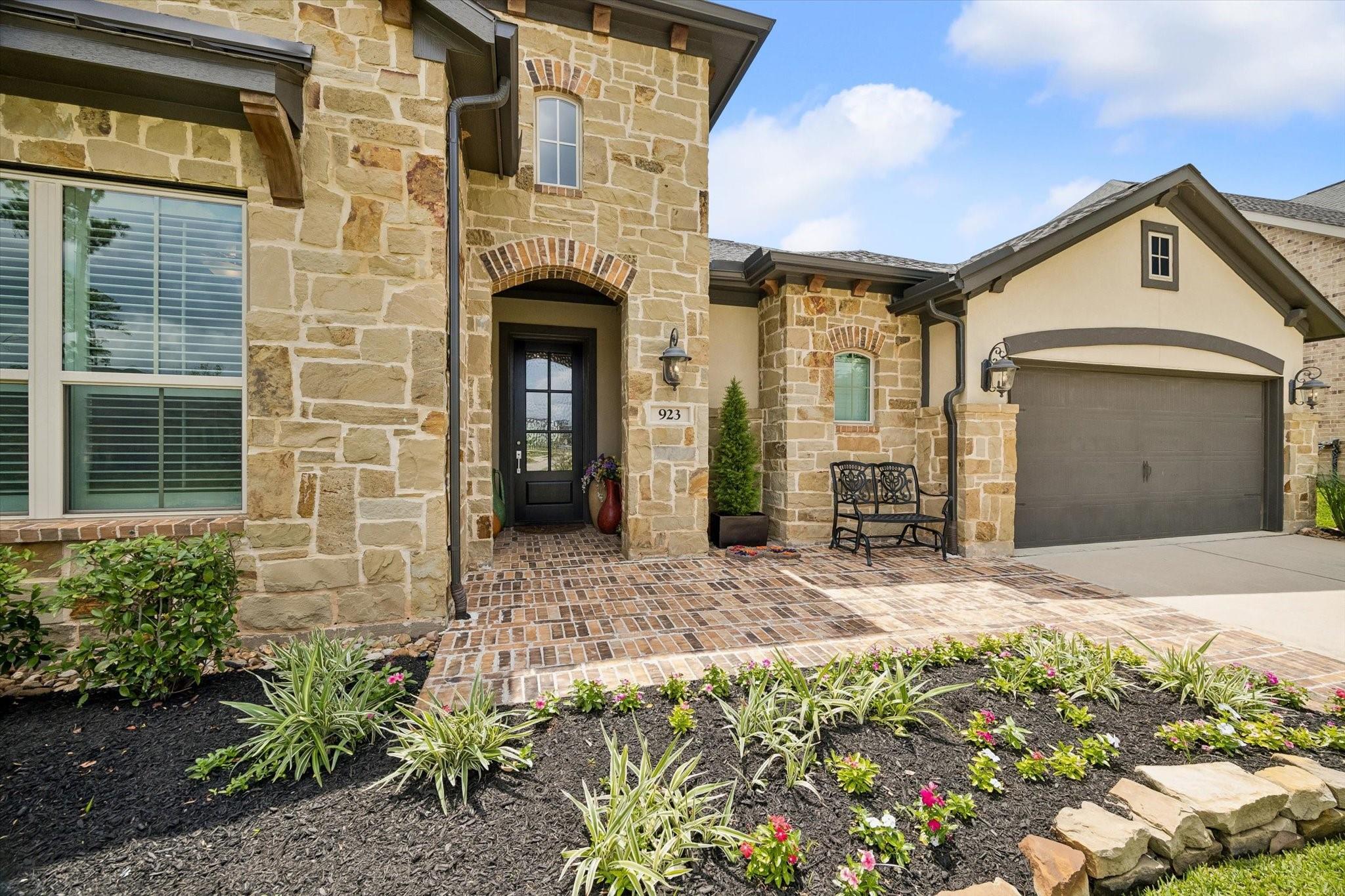 923 Marina Breeze Lane