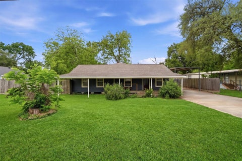 Photo of 2922 Pansy Street, Pasadena, TX 77503 (MLS # 9188703)
