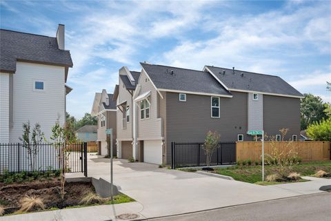 Photo of 7504 Carver Road #E, Houston, TX 77088 (MLS # 40825774)