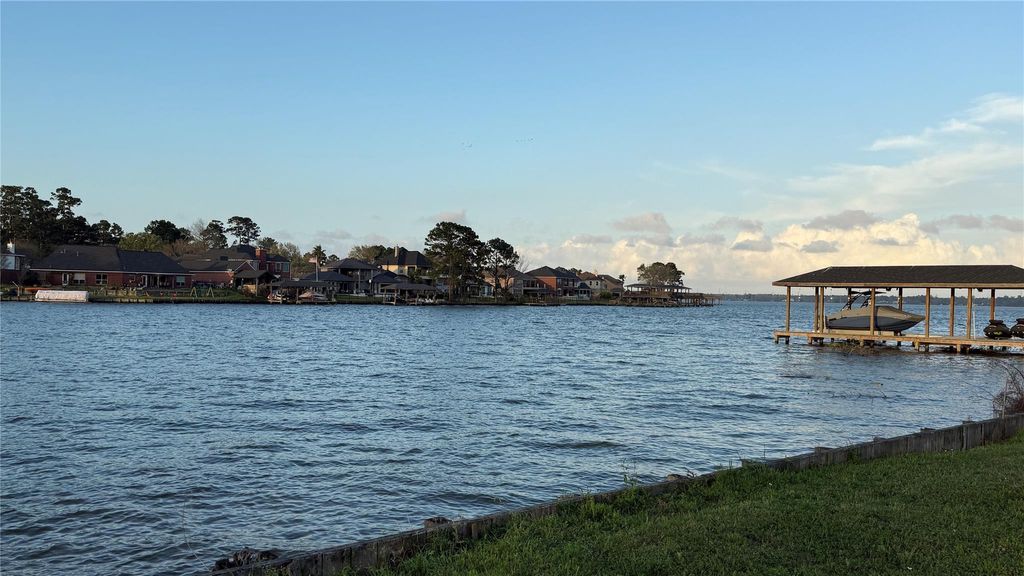 Photo of 18821 Aquatic Drive, Houston, TX 77346 (MLS # 21032575)