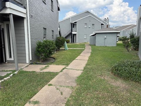 12500 Sandpiper Drive 93 Houston TX 77035