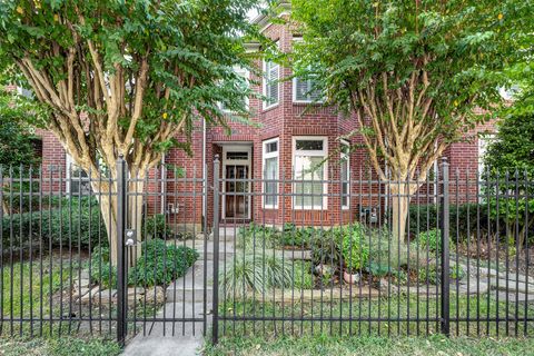 Photo of 2915 W Dallas Street, Houston, TX 77019 (MLS # 62280165)