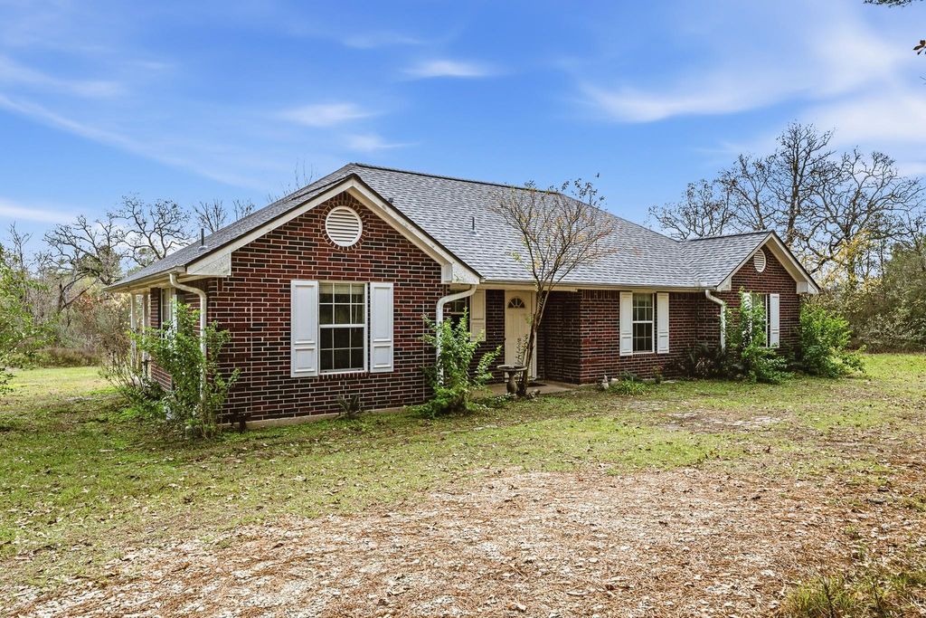 Photo of 691 Bishop Road, Huntsville, TX 77320 (MLS # 72036373)
