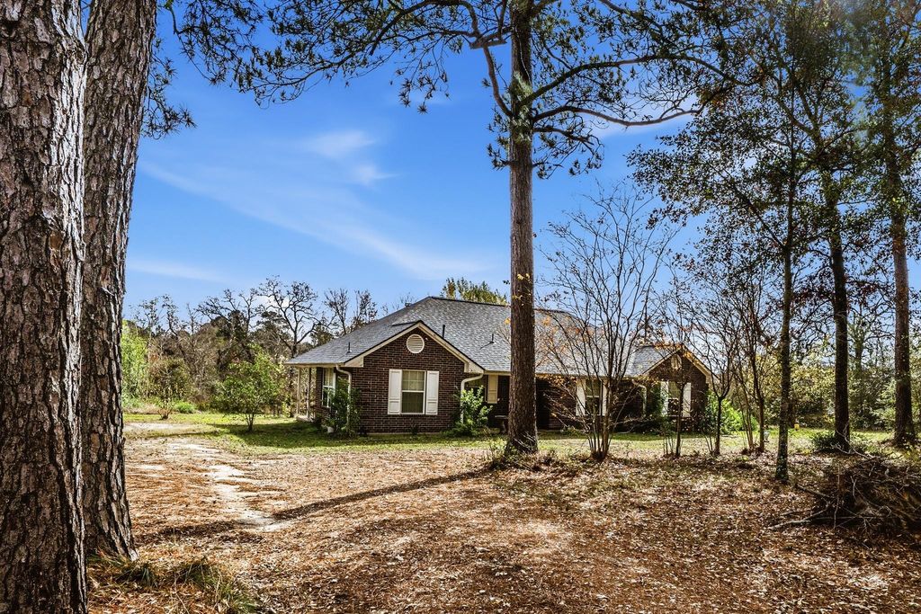 Photo of 691 Bishop Road, Huntsville, TX 77320 (MLS # 72036373)