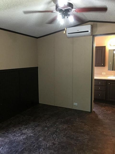 Tiny photo for 15 Starlite Drive, Huntsville, TX 77320 (MLS # 61977501)