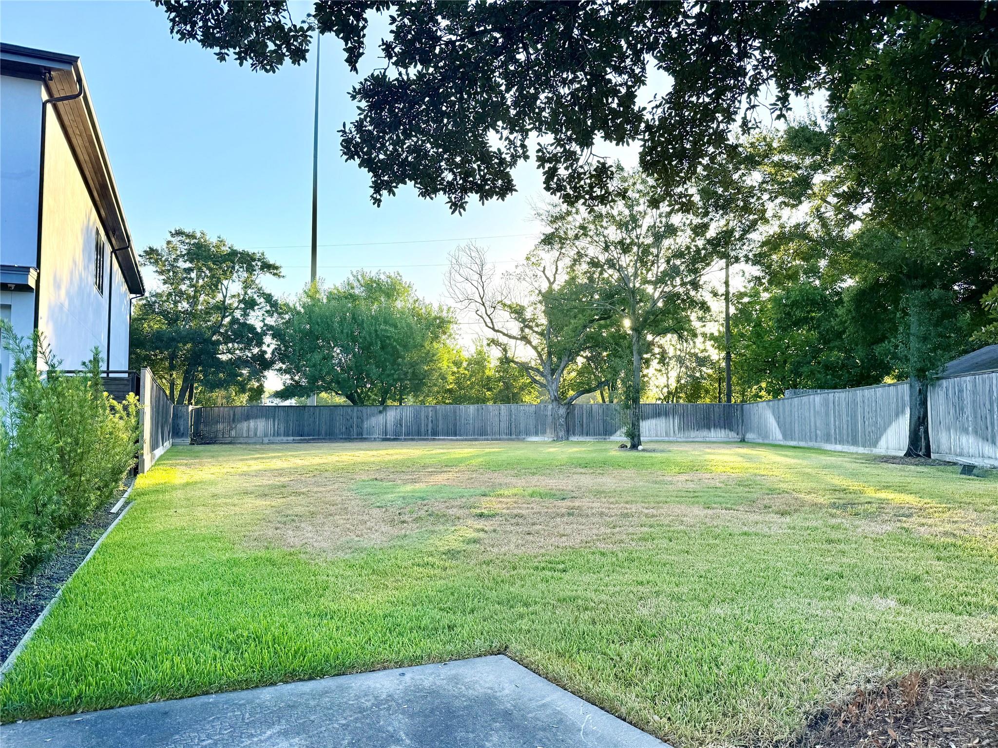 904 Lennette