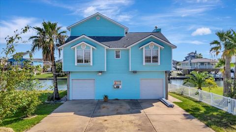 Photo of 1319 Hawaii Drive, Galveston, TX 77554 (MLS # 10008454)