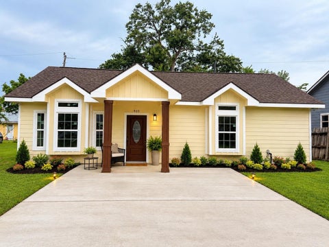 Photo of 903 Harris Avenue, Pasadena, TX 77506 (MLS # 11137345)