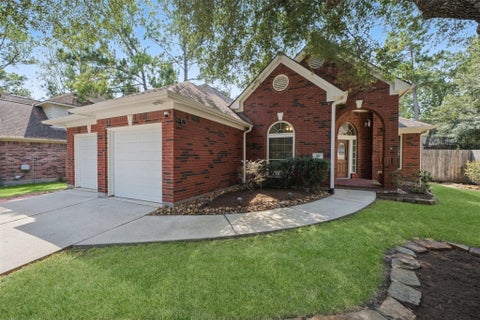 Photo of 116 N Acacia Park Circle CIR, The Woodlands, TX 77832 (MLS # 61911026)