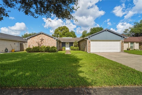 Photo of 17330 Herrnhut Drive, Webster, TX 77598 (MLS # 26481817)