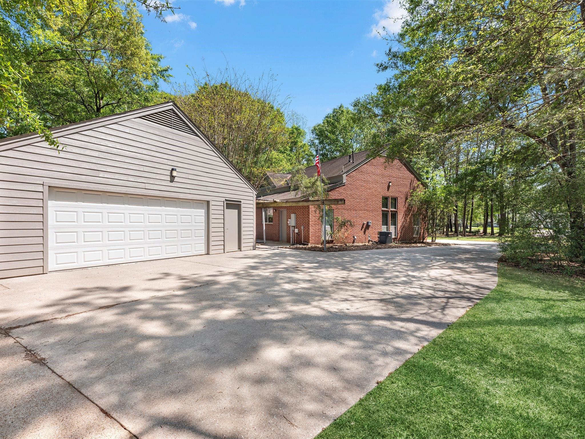 715 Commons Lakeview Drive
