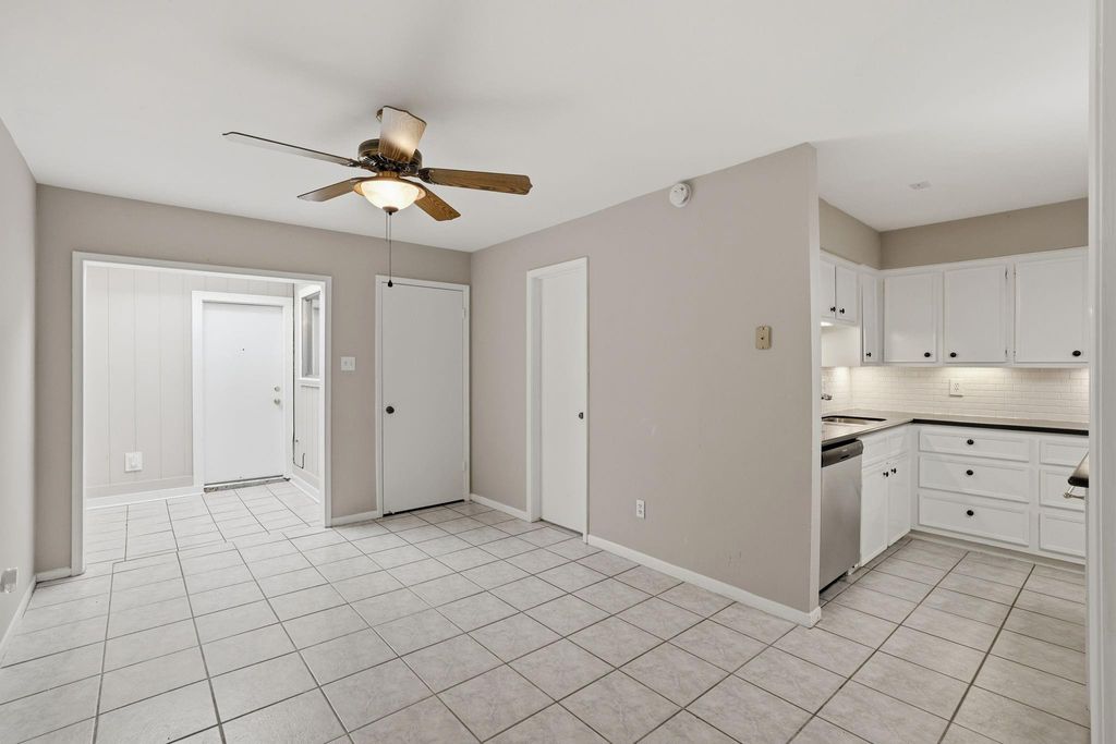 Photo of 2 River Creek Way, Sugar Land, TX 77478 (MLS # 4174182)