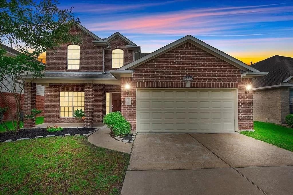 Photo of 10039 Noisy Waters Drive, Houston, TX 77095 (MLS # 88054494)