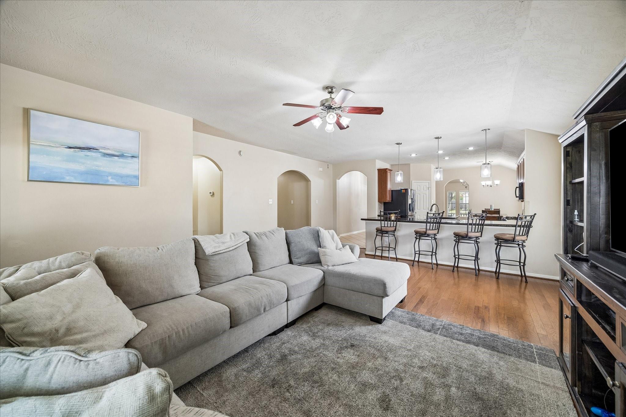 4527 Kenya Manor