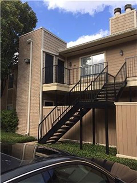 Photo of 712 Bering Drive #D, Houston, TX 77057 (MLS # 58979258)